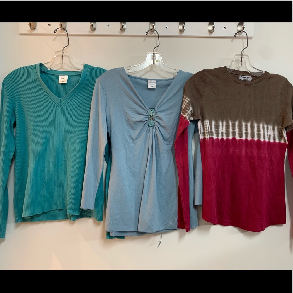 3 Maternity tops